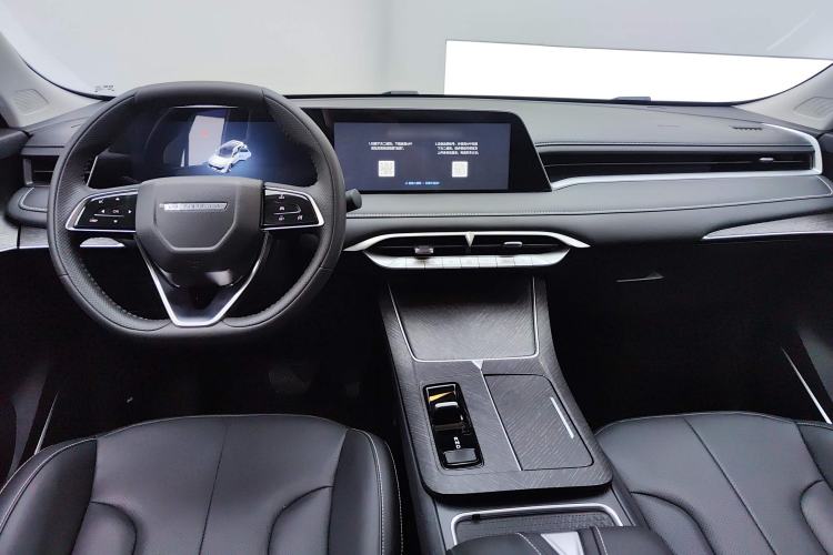Used Venucia V DD-i 2023 110 km iE Version Center Console