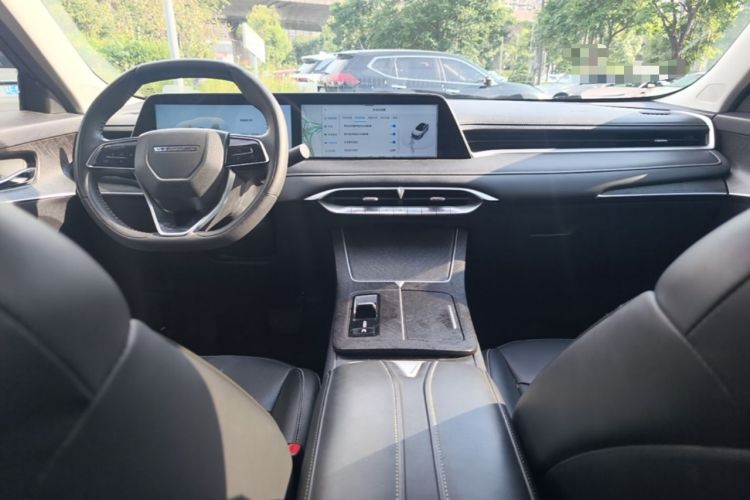 Used Venucia V DD-i 2023 110 km iE Version Center Console