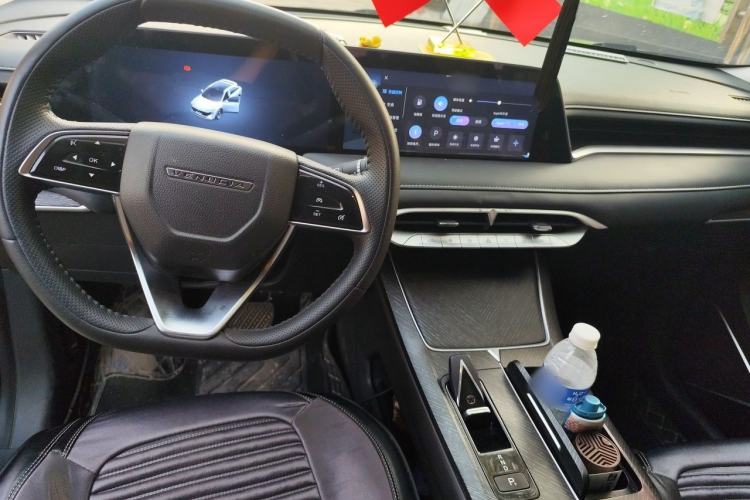 Used Venucia V DD-i 2023 60km iD Version Center Console