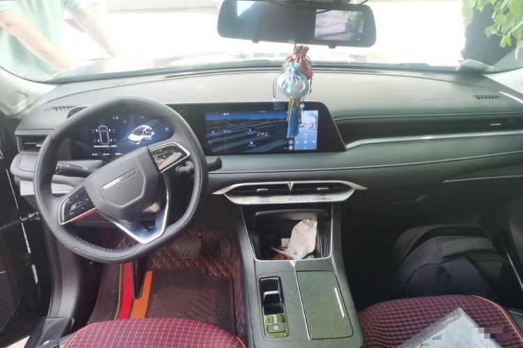 Used Venucia V DD-i 2023 110 km iE Version Center Console
