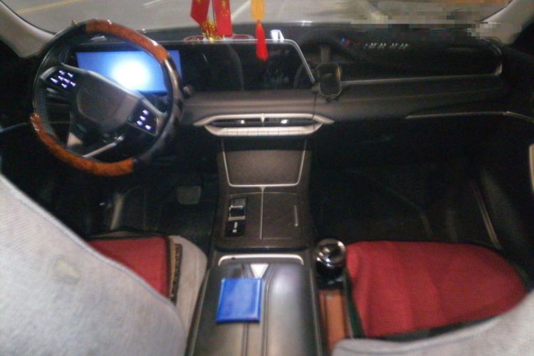 Used Venucia V DD-i 2023 110 km iE Version Center Console