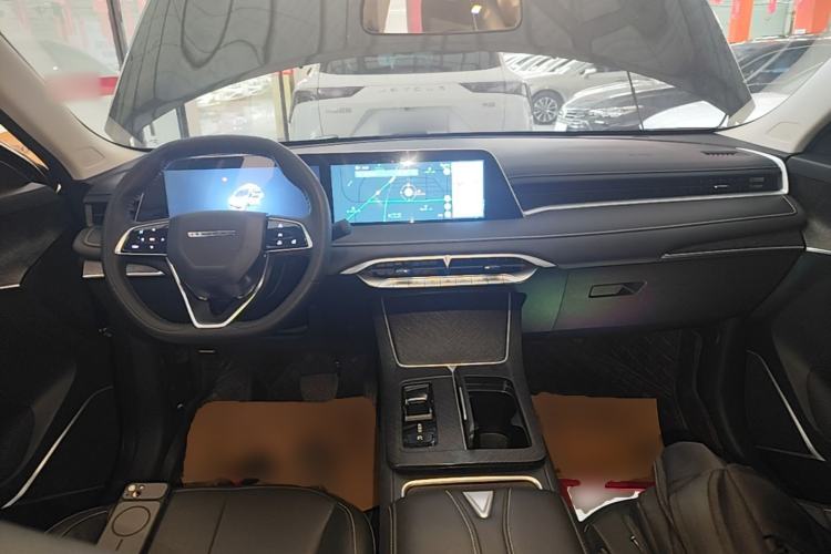 Used Venucia V DD-i 2023 110 km iE Version Center Console