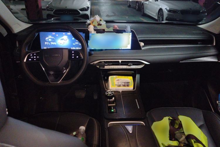 Used Venucia V DD-i 2023 110 km iE Version Center Console