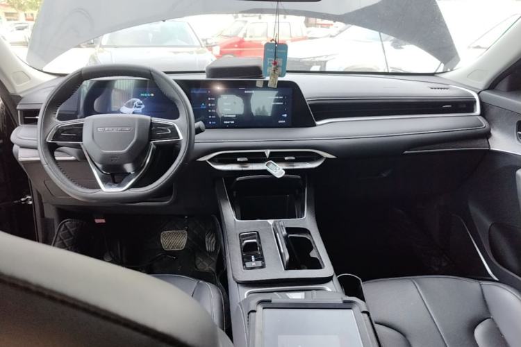 Used Venucia V DD-i 2023 60km iD Version Center Console