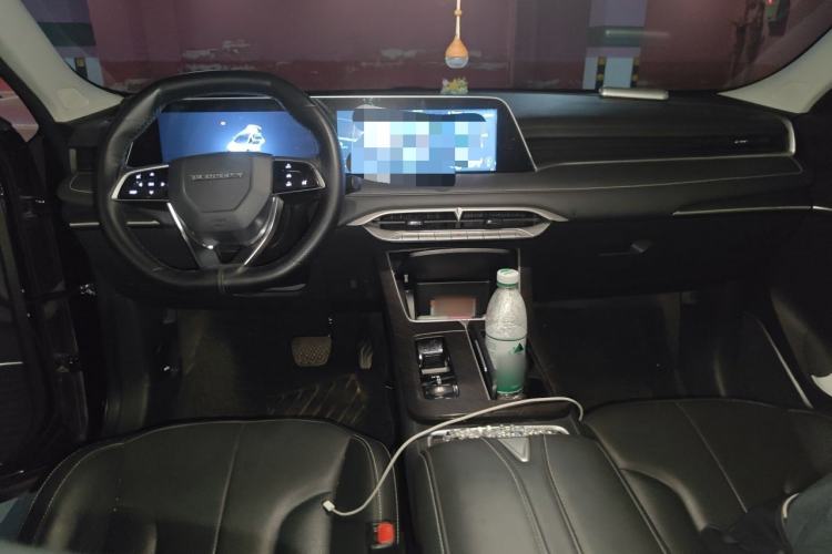 Used Venucia V DD-i 2023 110 km iE Version Center Console