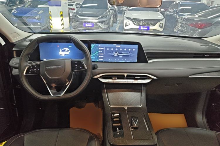 Used Venucia V DD-i 2023 110 km iE Version Center Console