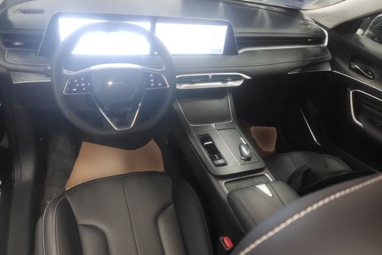 Used Venucia V DD-i 2023 110 km iE Version Center Console