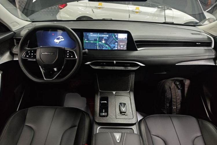Used Venucia V DD-i 2023 60km iD Version Center Console
