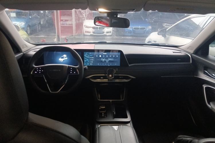 Used Venucia V DD-i 2023 110 km iE Version Center Console