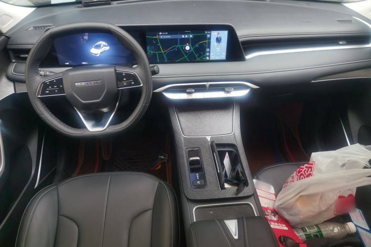 Used Venucia V DD-i 2023 60km iD Version Center Console