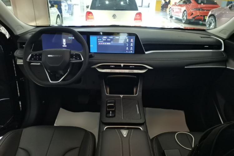 Used Venucia V DD-i 2023 60km iD Version Center Console