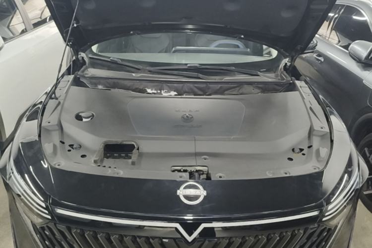 Used Venucia V DD-i 2023 110 km iE Version Engine Bay