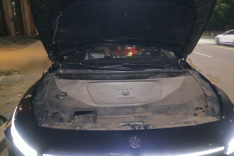 Used Venucia V DD-i 2023 110 km iE Version Engine Bay