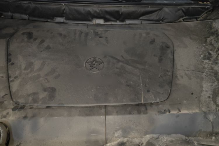 Used Venucia V DD-i 2023 110 km iE Version Engine Bay