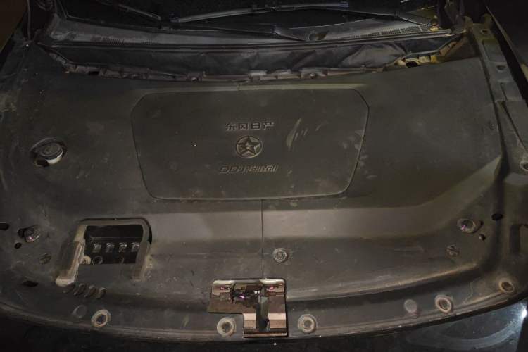 Used Venucia V DD-i 2023 110km iT Version Engine Bay