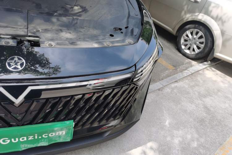 Used Venucia V DD-i 2023 110 km iE Version Engine Bay Left