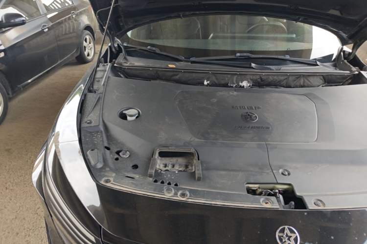 Used Venucia V DD-i 2023 110 km iE Version Engine Bay Right