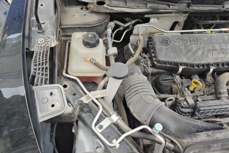 Used Venucia V DD-i 2023 110 km iE Version Engine Bay Right