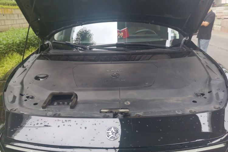 Used Venucia V DD-i 2023 110 km iE Version Engine Bay