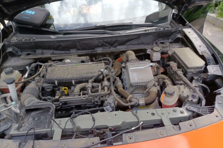 Used Venucia V DD-i 2023 110 km iE Version Engine Bay