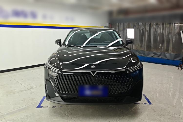 Used Venucia V DD-i 2023 110 km iE Version Front
