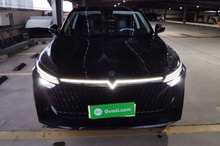 Used Venucia V DD-i 2023 110km iT Version Front