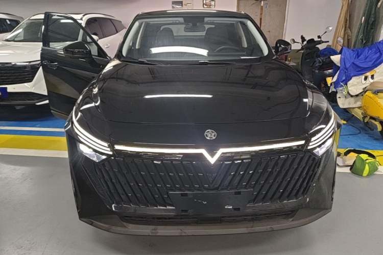 Used Venucia V DD-i 2023 110 km iE Version Front