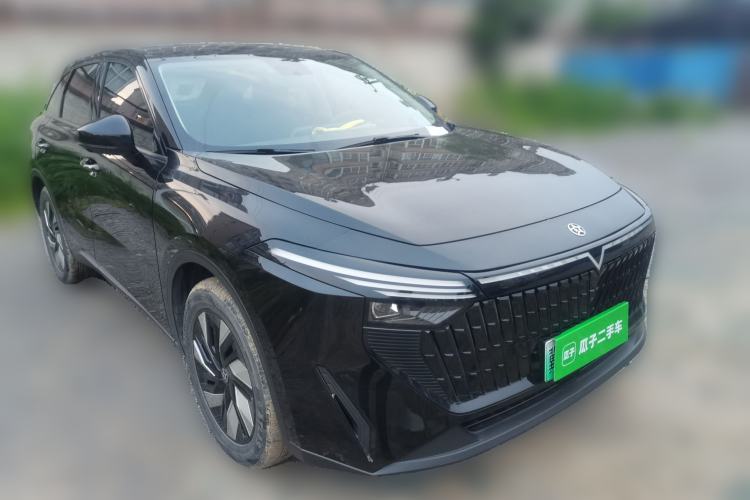 Used Venucia V DD-i 2023 60km iD Version Front Right 45 Deg