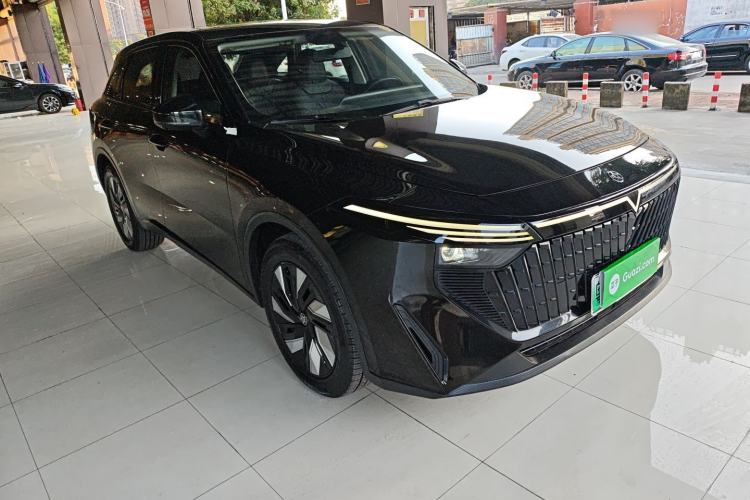 Used Venucia V DD-i 2023 110 km iE Version Front Right 45 Deg