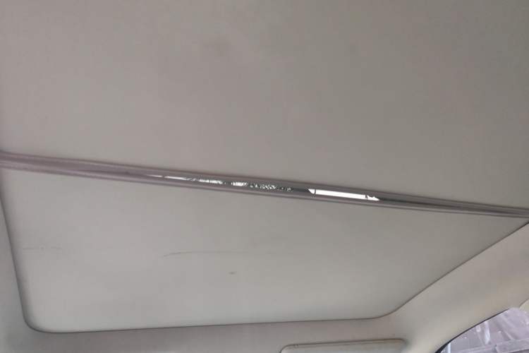 Used Venucia V DD-i 2023 60km iD Version Headliner