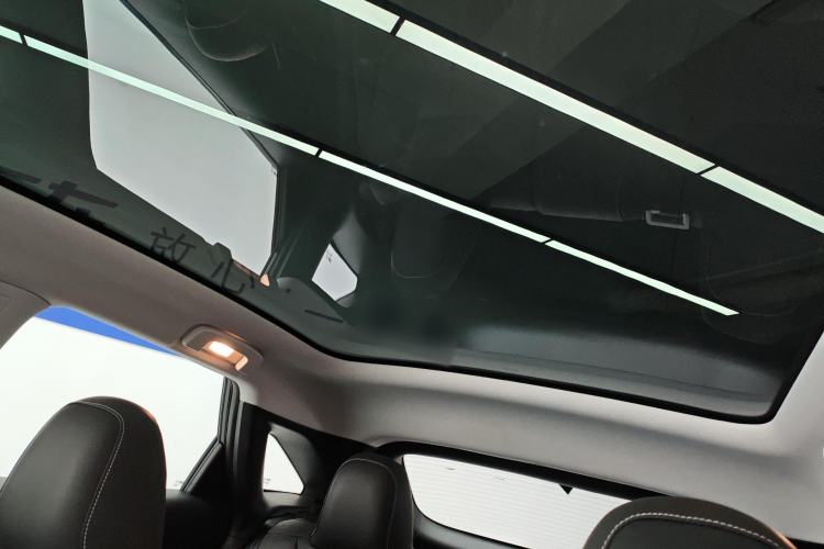 Used Venucia V DD-i 2023 110 km iE Version Headliner