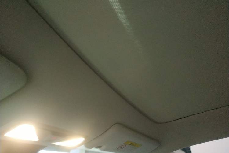 Used Venucia V DD-i 2023 110km iT Version Headliner