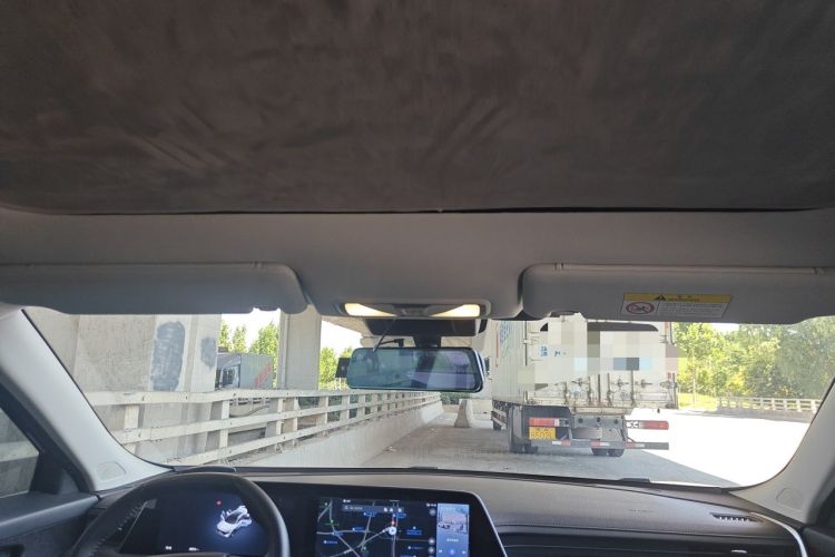 Used Venucia V DD-i 2023 110 km iE Version Headliner