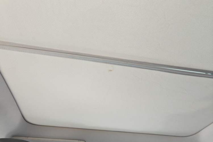 Used Venucia V DD-i 2023 110 km iE Version Headliner