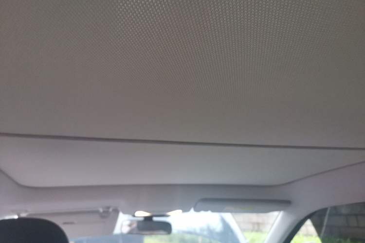Used Venucia V DD-i 2023 110 km iE Version Headliner