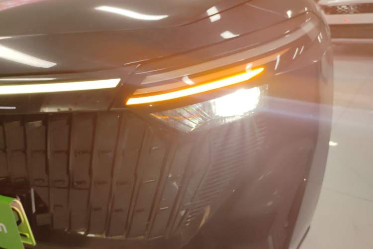 Used Venucia V DD-i 2023 60km iD Version Left Front Headlight