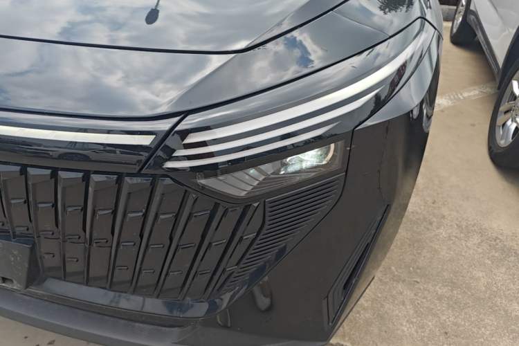 Used Venucia V DD-i 2023 110 km iE Version Left Front Headlight