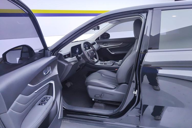 Used Venucia V DD-i 2023 110 km iE Version Left Front Seat