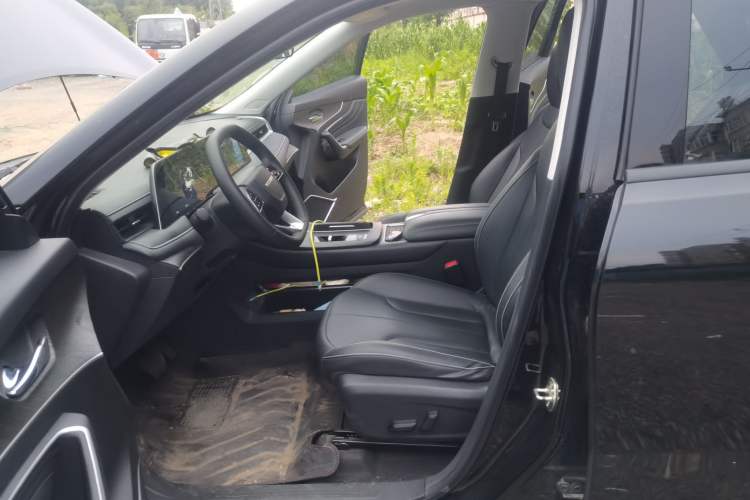 Used Venucia V DD-i 2023 60km iD Version Left Front Seat