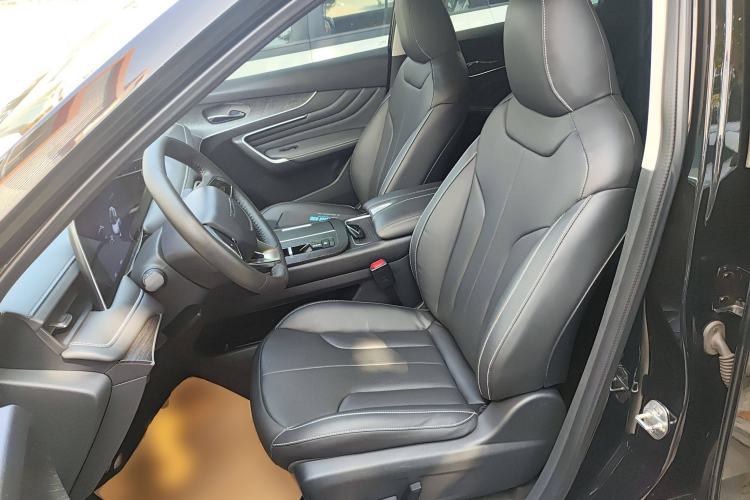 Used Venucia V DD-i 2023 60km iD Version Left Front Seat