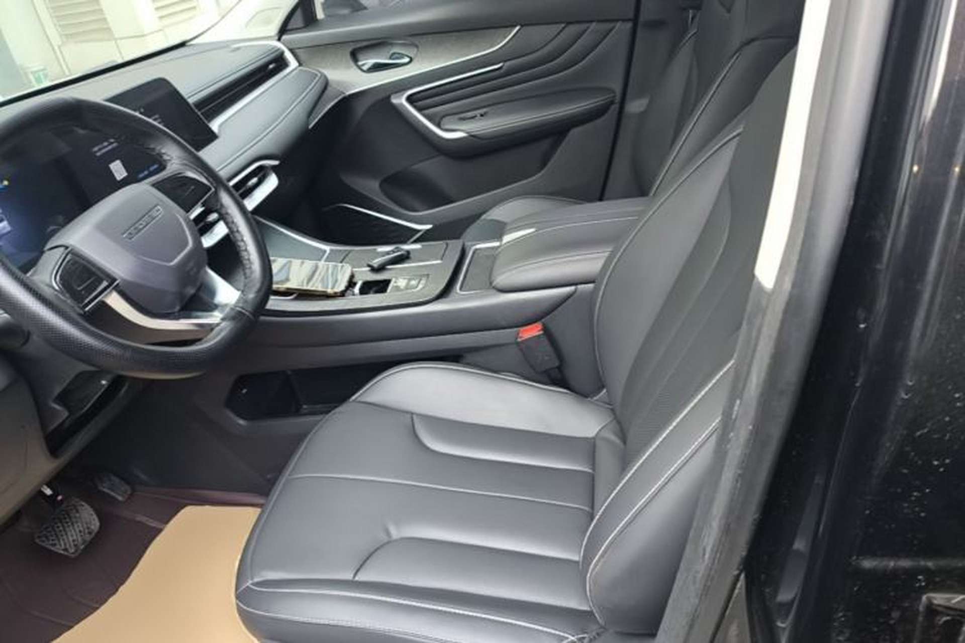 Used Venucia V DD-i 2023 110 km iE Version Left Front Seat