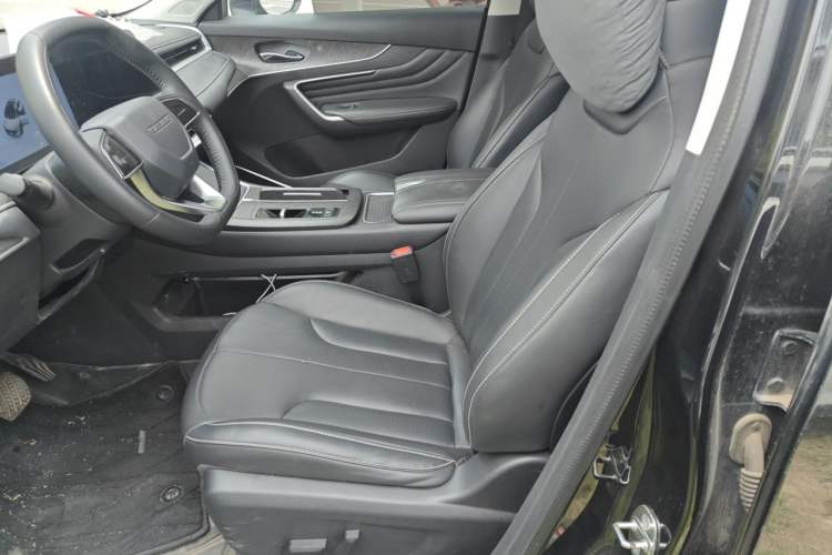 Used Venucia V DD-i 2023 110 km iE Version Left Front Seat