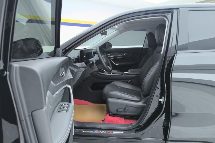 Used Venucia V DD-i 2023 110 km iE Version Left Front Seat