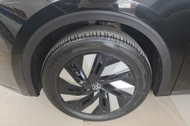 Used Venucia V DD-i 2023 60km iD Version Left Front Wheel Hub