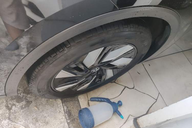 Used Venucia V DD-i 2023 110km iT Version Left Front Wheel Hub