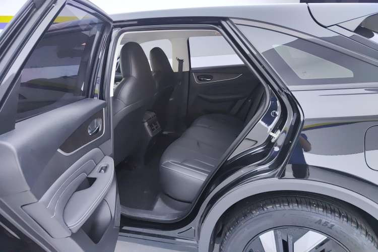 Used Venucia V DD-i 2023 110 km iE Version Left Rear Seat