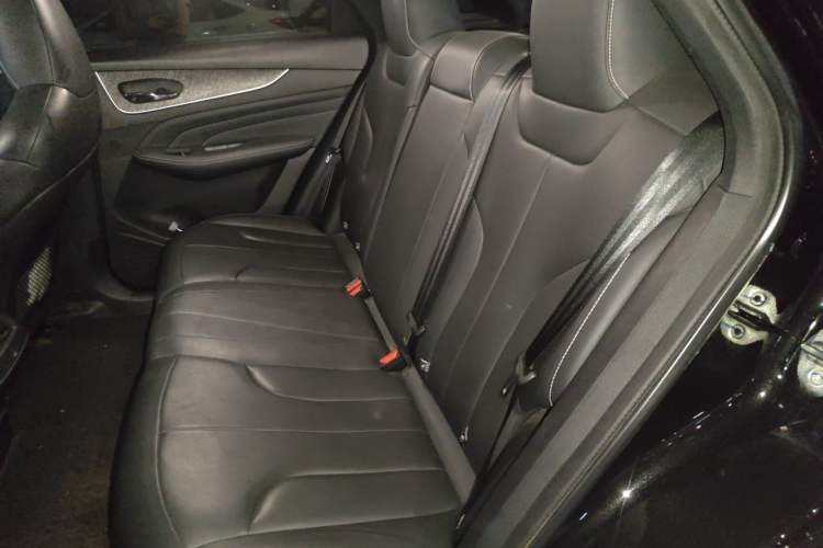 Used Venucia V DD-i 2023 110 km iE Version Left Rear Seat
