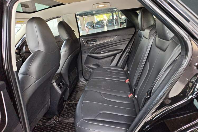 Used Venucia V DD-i 2023 110 km iE Version Left Rear Seat
