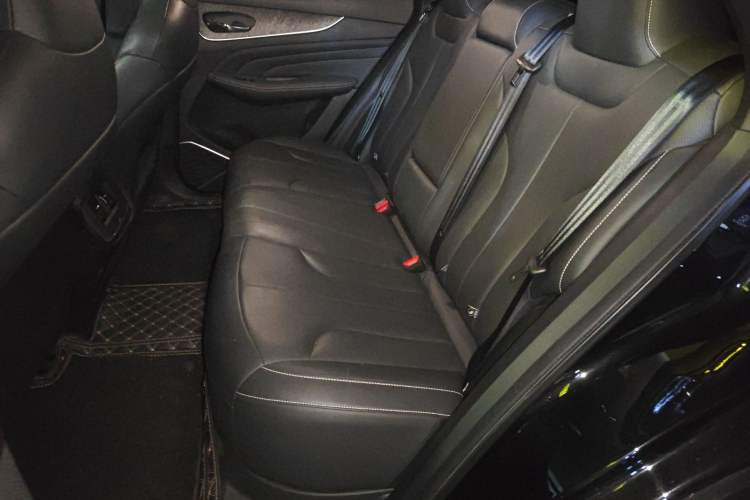 Used Venucia V DD-i 2023 110km iT Version Left Rear Seat