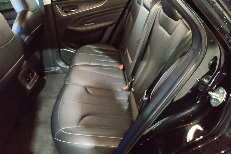 Used Venucia V DD-i 2023 110km iT Version Left Rear Seat